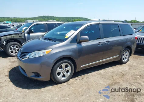 2015 Toyota Sienna Le 8 Passenger из США, поврежденный, VIN 5TDKK3DC4FS617903